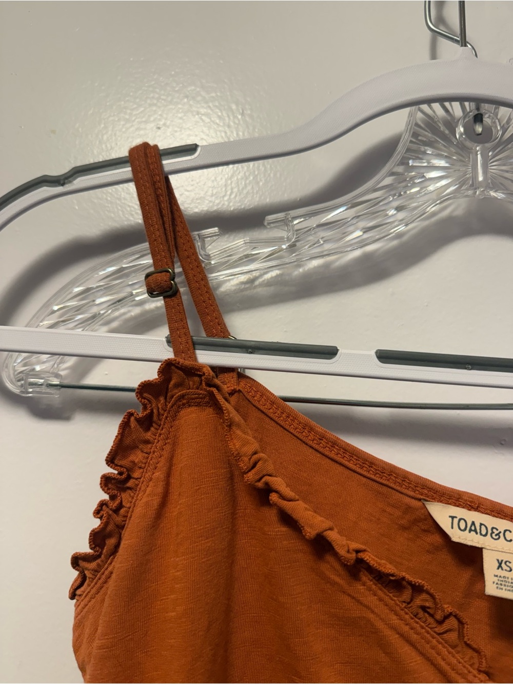 Toad & Co Women’s Rust Button-Front Ruffle Cami Top - - Picture 8 of 9